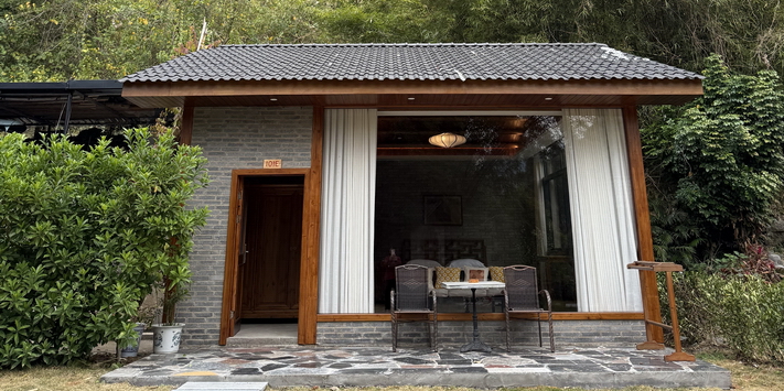 This spacious river view room is a couples favorite at Yangshuo Mountain Retreat.