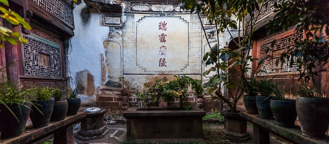 shaxi-china-ancient-town-old-theatre-inn