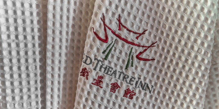 shaxi-hotels-old-theatre-inn-guestroom.