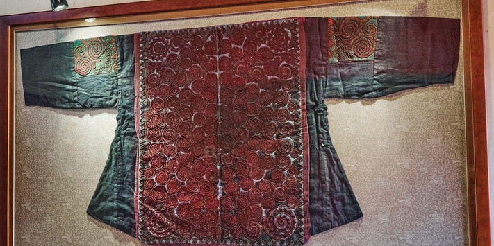 shaxi-hotels-old-theatre-inn-guestroom.