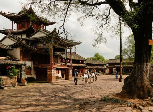 shaxi-china-old-town-friday-market